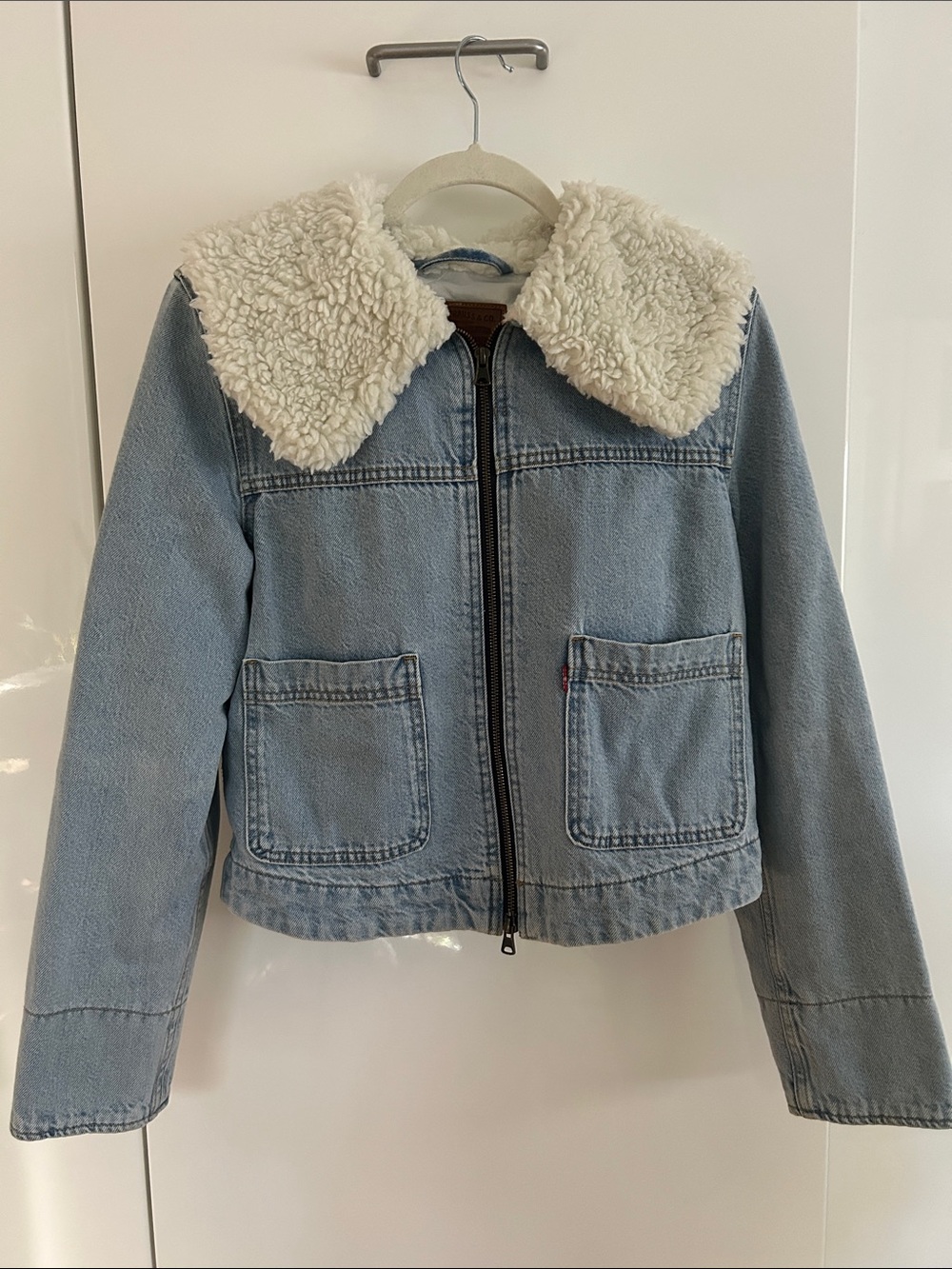 Cutest Levi’s Light Blue Denim Jacket with Oversized Sherpa Collar
